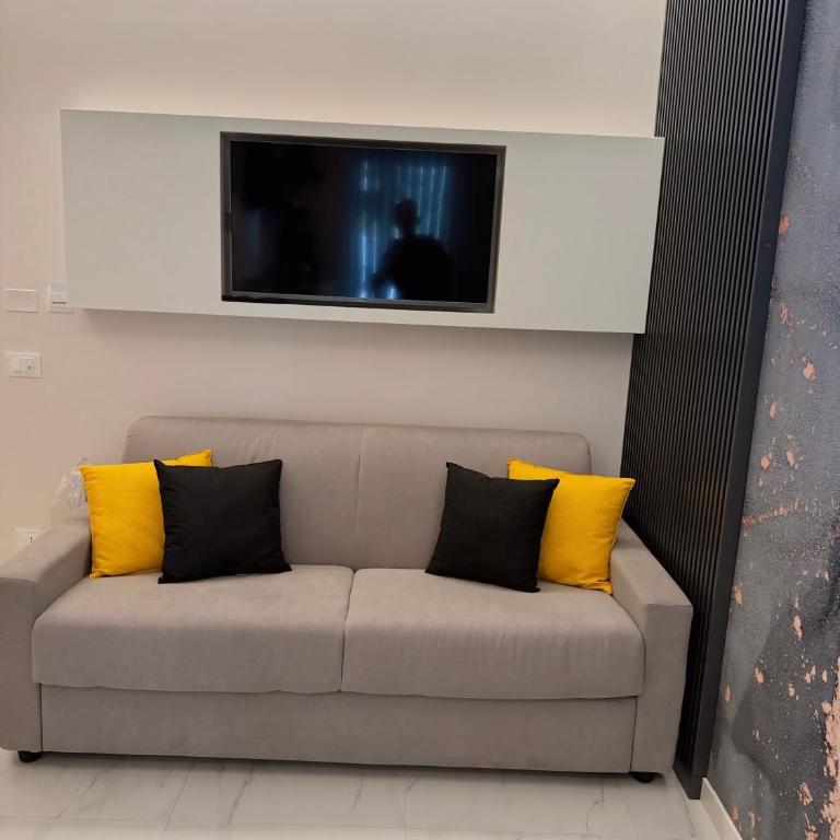 Luxury Home Station - One-Bedroom Apartment - 25