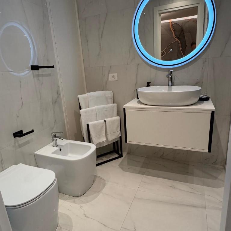 Luxury Home Station - One-Bedroom Apartment - 28