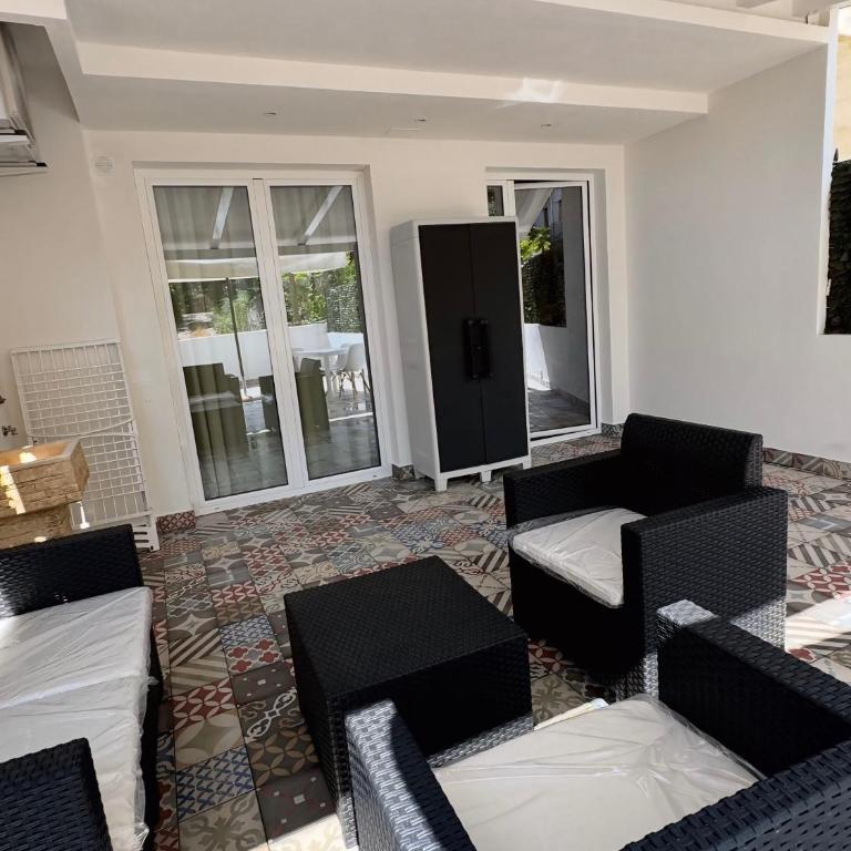 Luxury Home Station - One-Bedroom Apartment - 38