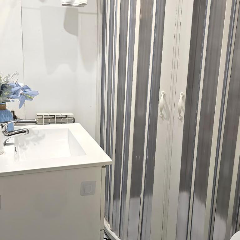Hostal La Rosa - Twin Room - 5