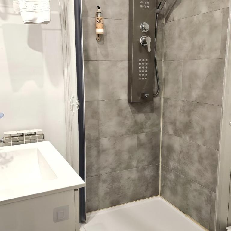 Hostal La Rosa - Twin Room - 6