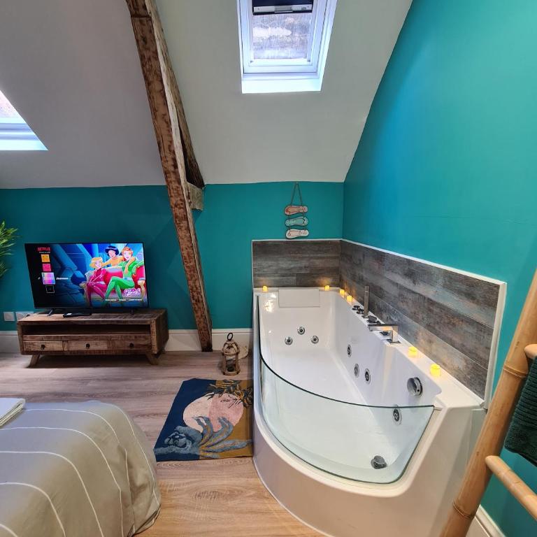Jacuzzi Privé - L'Île Turquoise - Hypercentre - Appartement 1 Chambre avec Baignoire Spa - 6