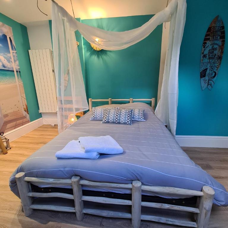 Jacuzzi Privé - L'Île Turquoise - Hypercentre - Appartement 1 Chambre avec Baignoire Spa - 10