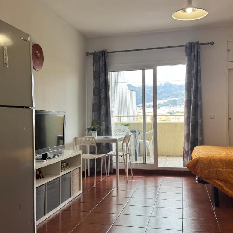 Estudio benal Beach vista a la piscina - Estudio - 17