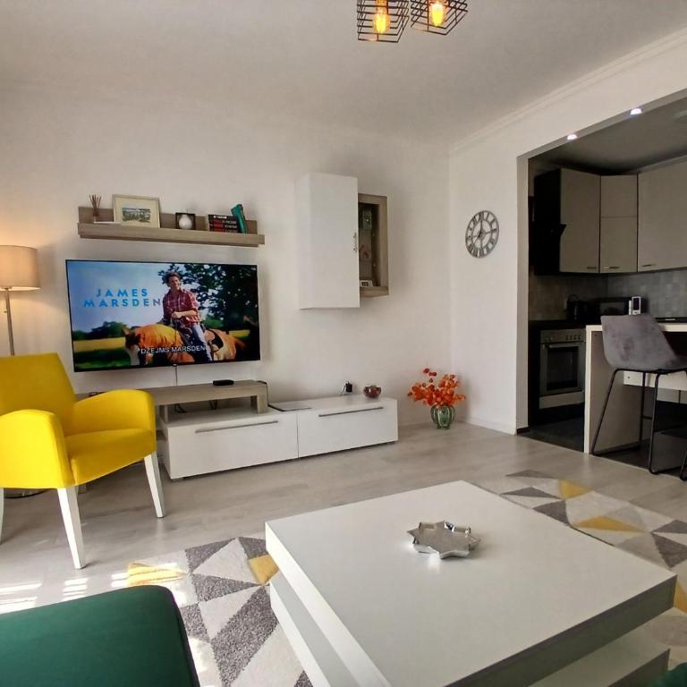 4th Floor Apartment - Two-Bedroom Apartment - 3