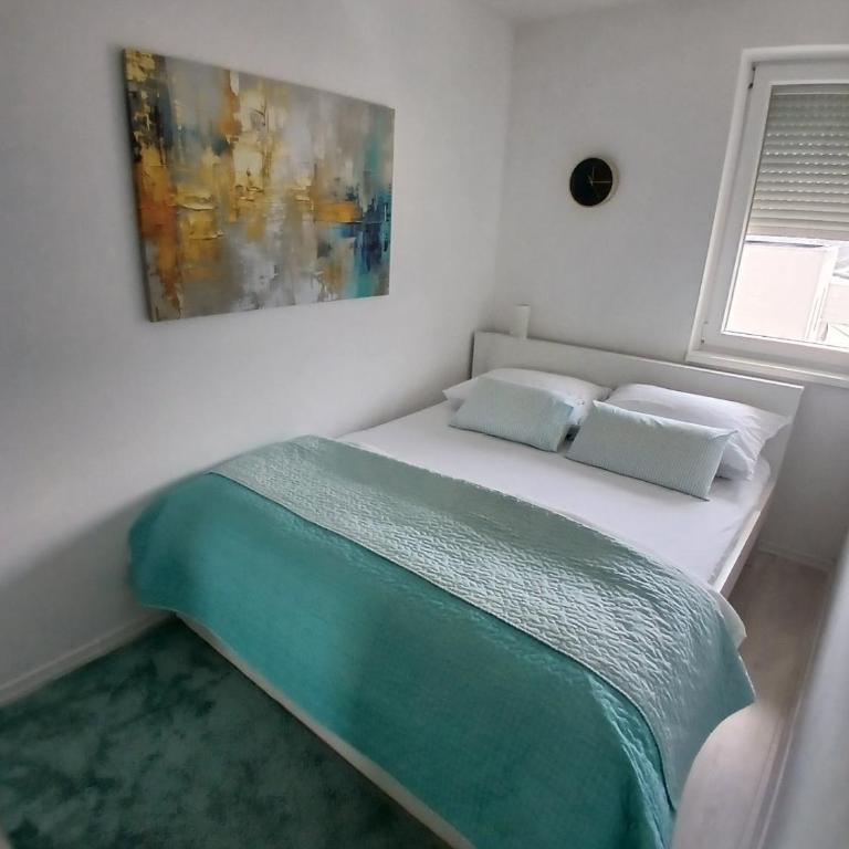 4th Floor Apartment - Two-Bedroom Apartment - 11