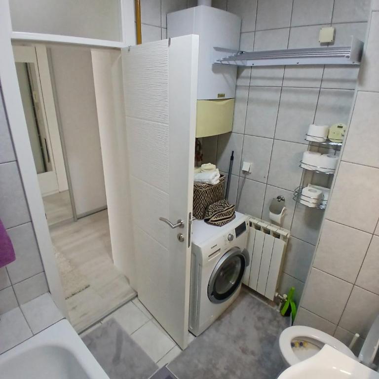4th Floor Apartment - Two-Bedroom Apartment - 18