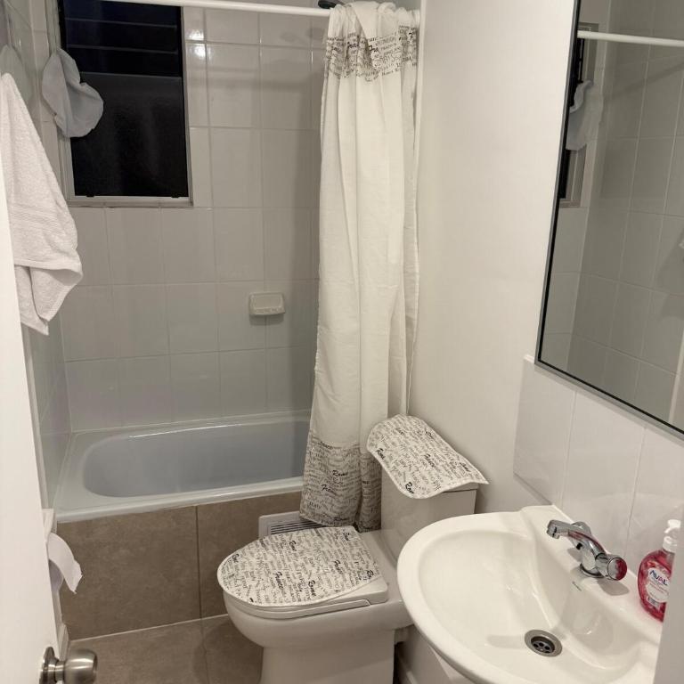 Julieta kirkwood - Three-Bedroom House - 13