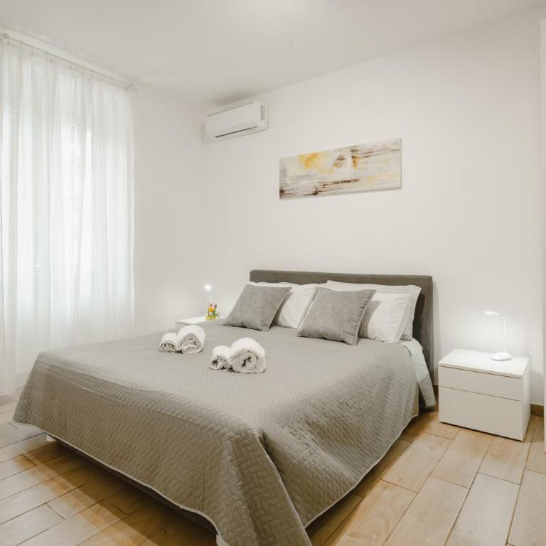 G21 Guest House - Camera Matrimoniale con Bagno Privato - 2