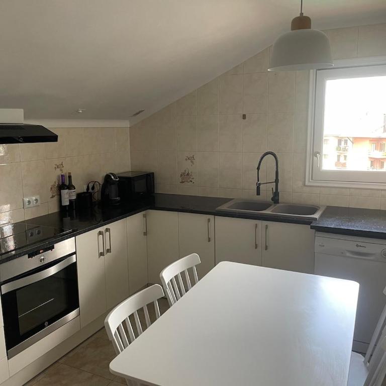Magnifico ático con vistas, parking y piscina - Apartment mit 3 Schlafzimmern - 32