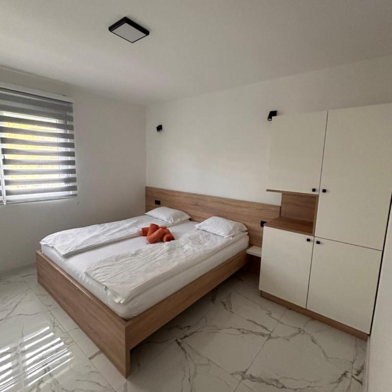 Apartmani Stars - Deluks Apartman sa 2 Spavaće Sobe i Balkonom - 8