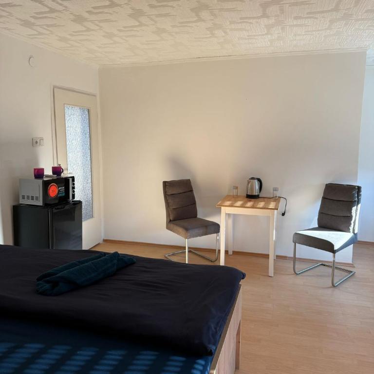Privates Zimmer Gemeinschaftsbad keine Küchen - One-Bedroom Apartment - 5