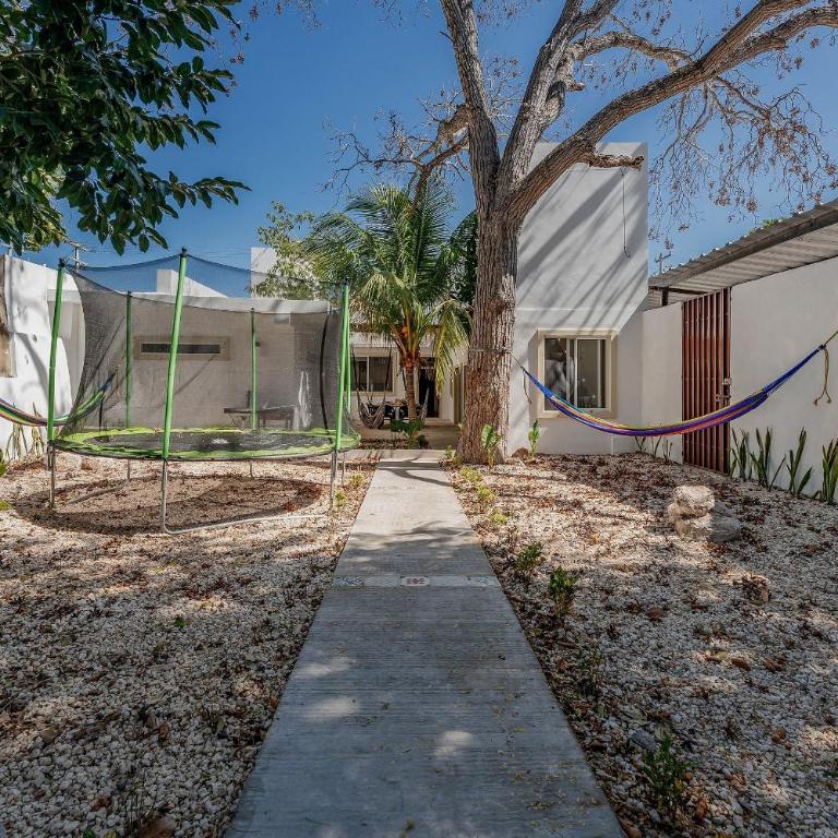 Casa Blanca - Three-Bedroom Villa - 23
