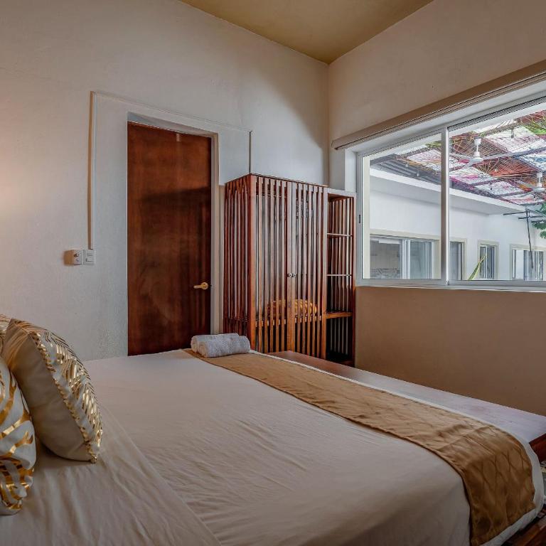 Casa Blanca - Three-Bedroom Villa - 49