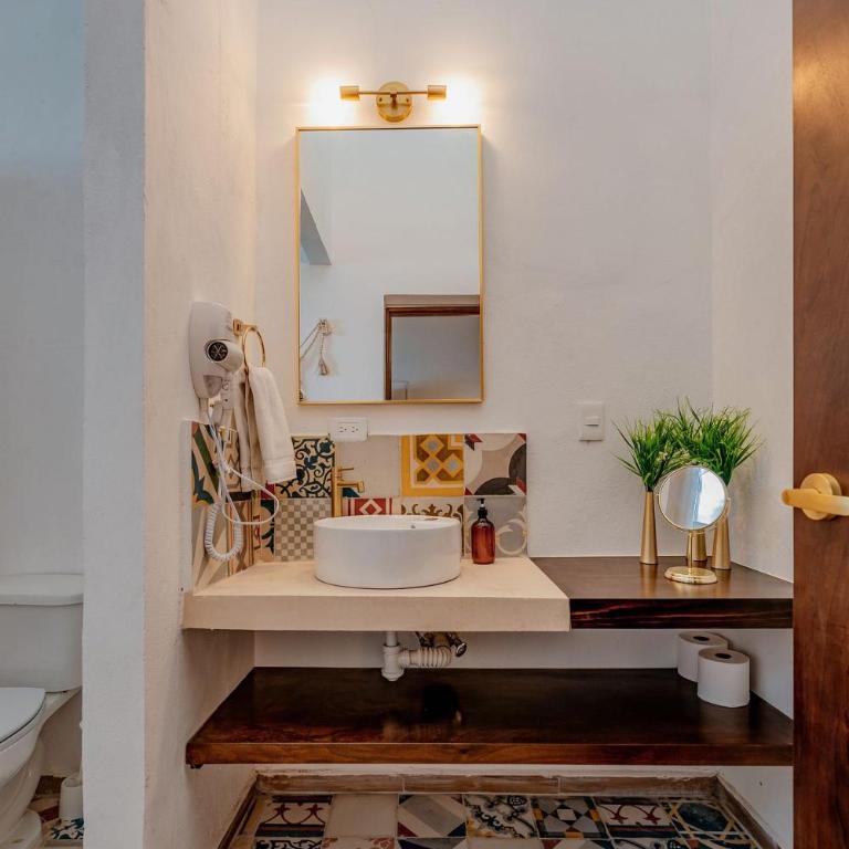 Casa Blanca - Three-Bedroom Villa - 47