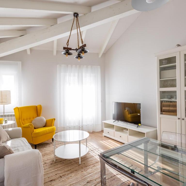 El Pañuelico de Estafeta- ático con terraza by Clabao - Apartamento Superior con vistas a la ciudad - 13