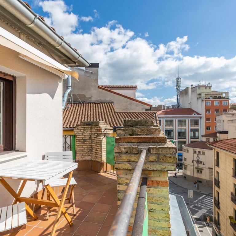 El Pañuelico de Estafeta- ático con terraza by Clabao - Apartamento Superior con vistas a la ciudad - 24