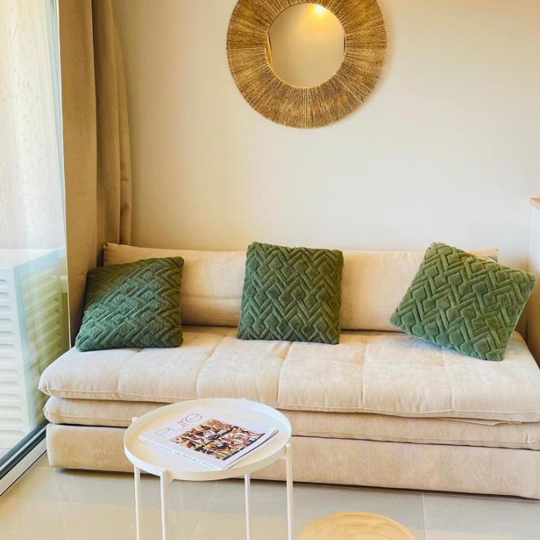 Proche St Tropez refait à neuf bord de plage et piscine - One-Bedroom Apartment - 9