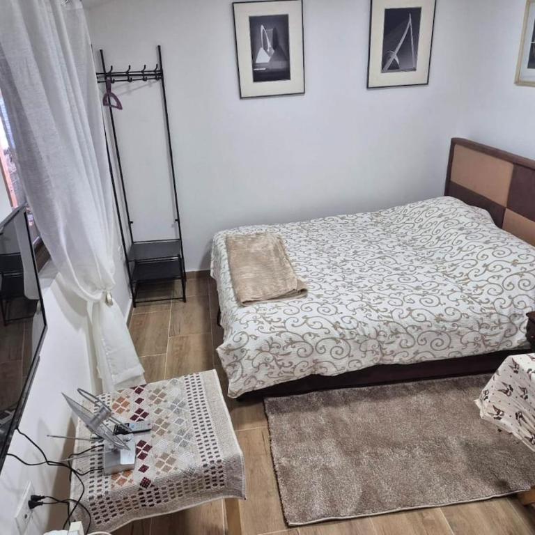 Cozy Central Studio - Dile - One-Bedroom Apartment - 2