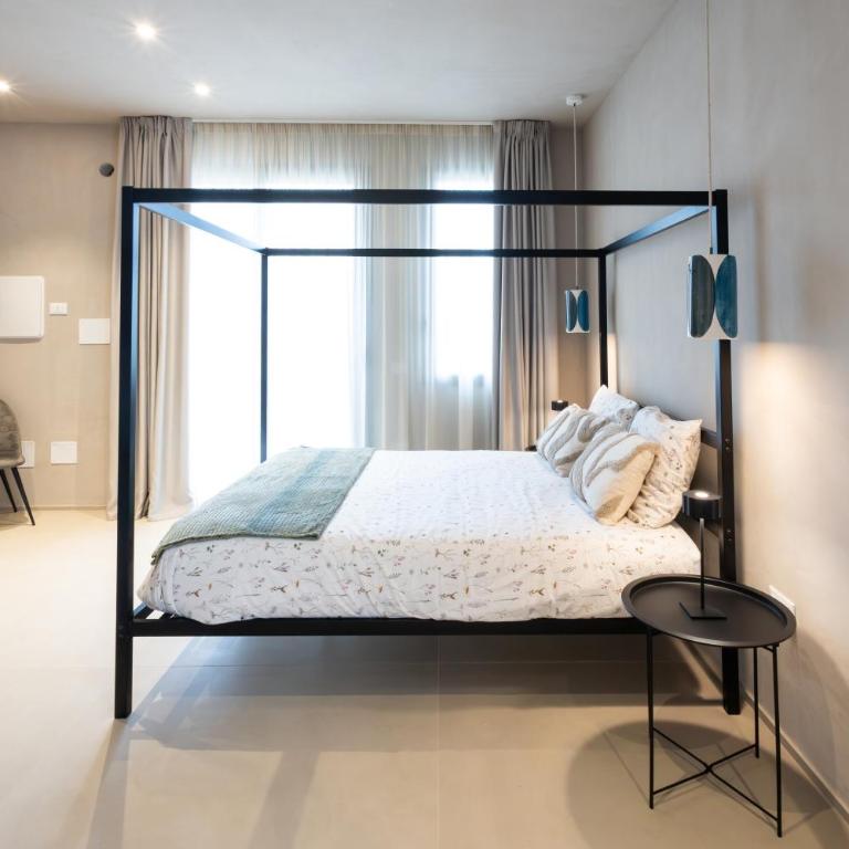 Oikos Rooms - Grande Chambre Double - 13