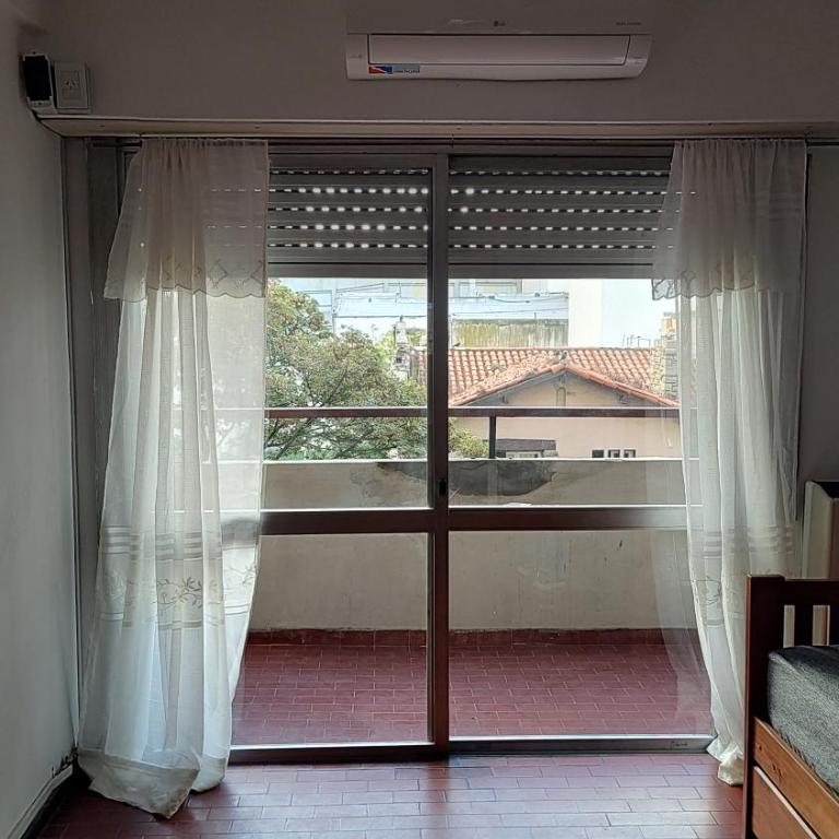 Luminoso departamento Zona Güemes - Apartamento de 1 dormitorio - 6
