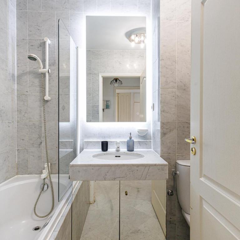 Le Victoria, élégant T2 au bord des plages, piscine, sauna - Appartement avec Terrasse - 10