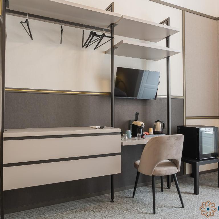 Palazzo Piccinni 97 by Apulia Accommodation - Camera King Standard - 9