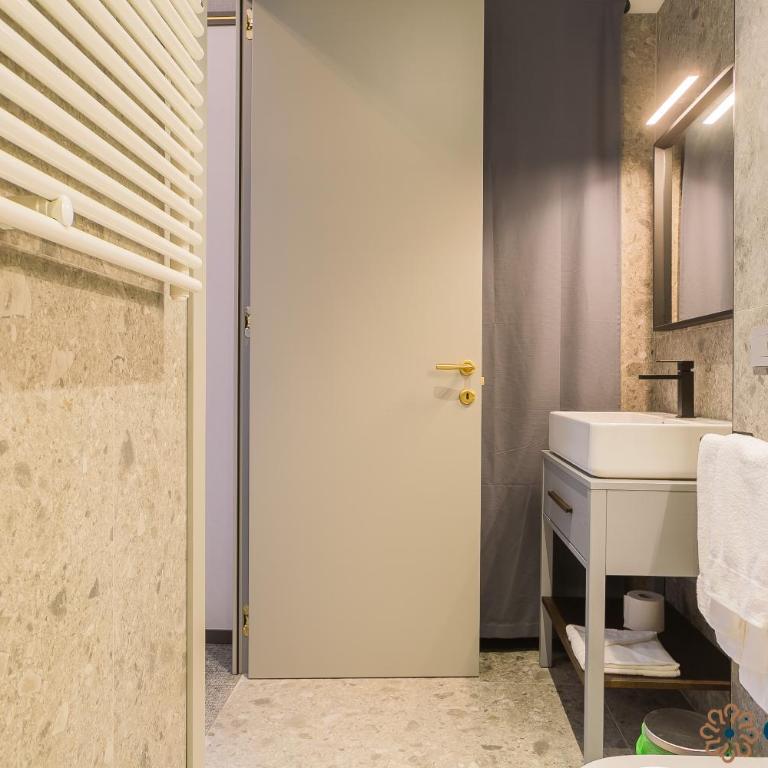 Palazzo Piccinni 97 by Apulia Accommodation - Camera King - 2