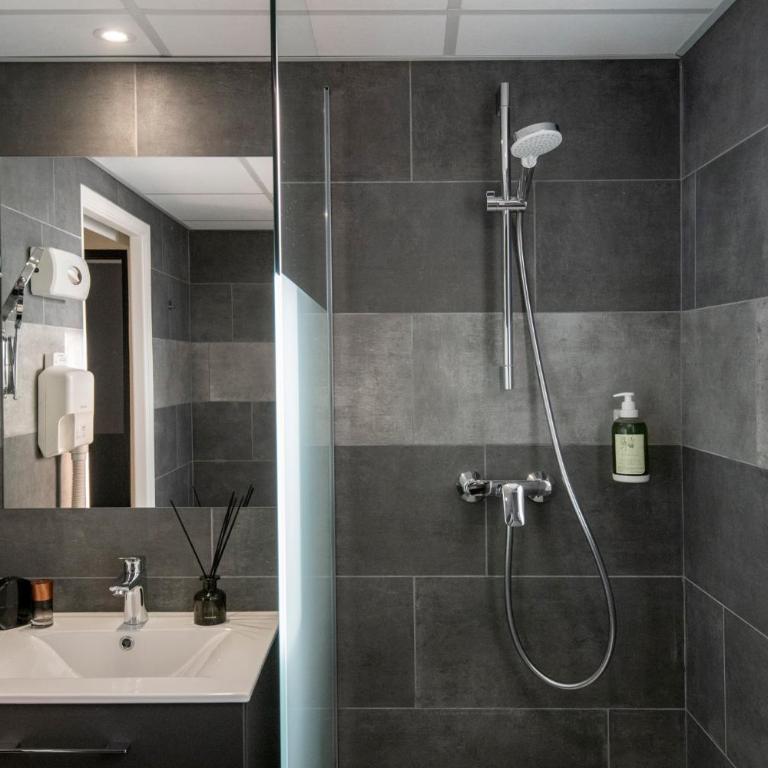 Hotel du Forum - Chambre Double Supérieure avec Douche - 8