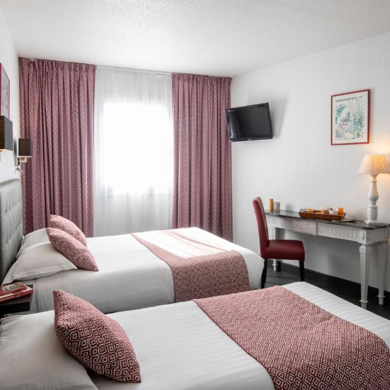 Hotel du Forum - Chambre Familiale Supérieure avec Douche - 4