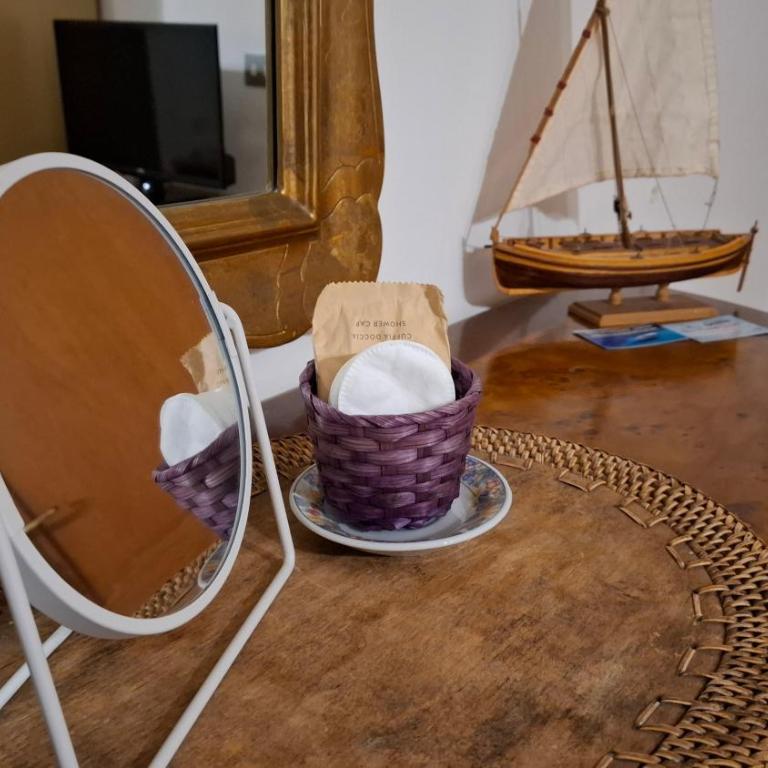 Bed and Breakfast La Reale - Camera Matrimoniale con Balcone - 16