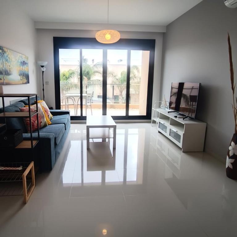 Luxury-Beach-Pool-Roof Terrace-El Mojon PMT30 - Family Two-Bedroom Apartment with View - 7