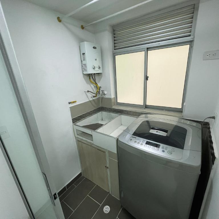 Comodo y amplio apartamento en Laureles - Apartamento de 3 dormitorios - 24