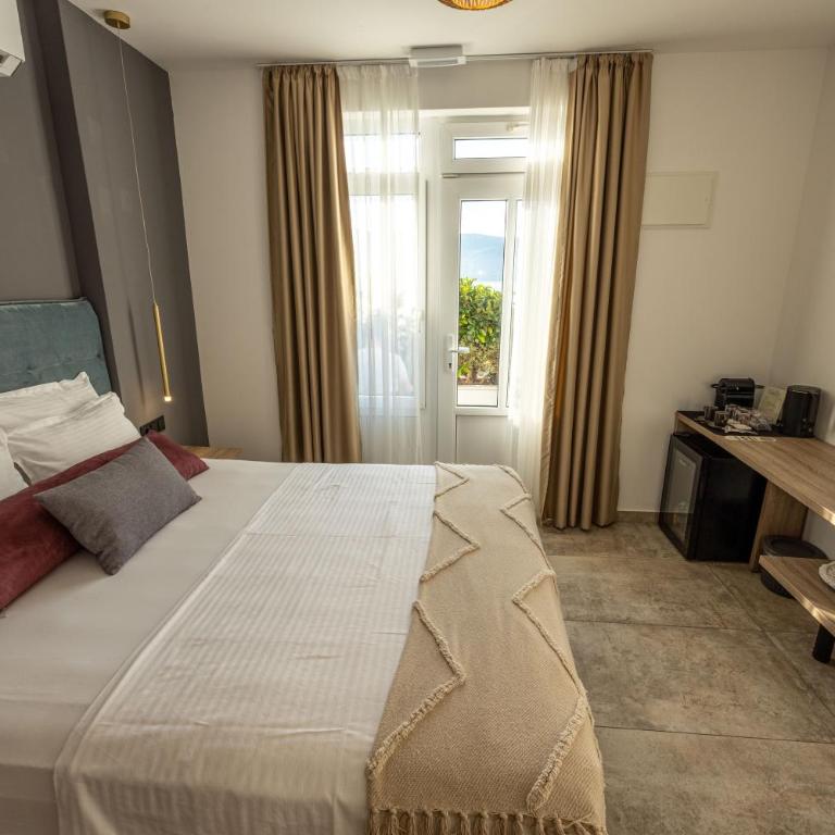 Boka Bay Residences - Deluxe Double Room (2 Adults + 1 Child) - 1