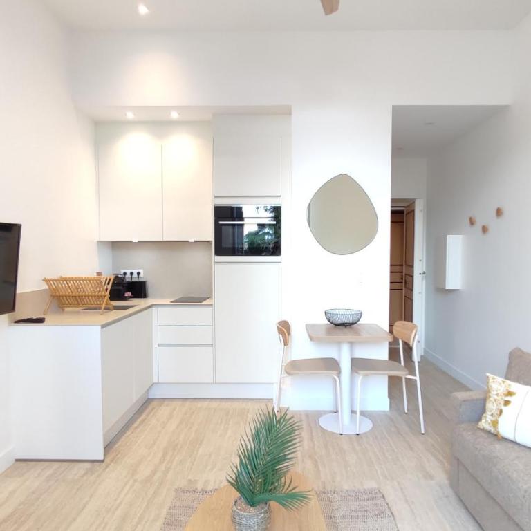 Studio rénové, vue dégagée et arborée, 700m plage - Apartment mit 1 Schlafzimmer - 11