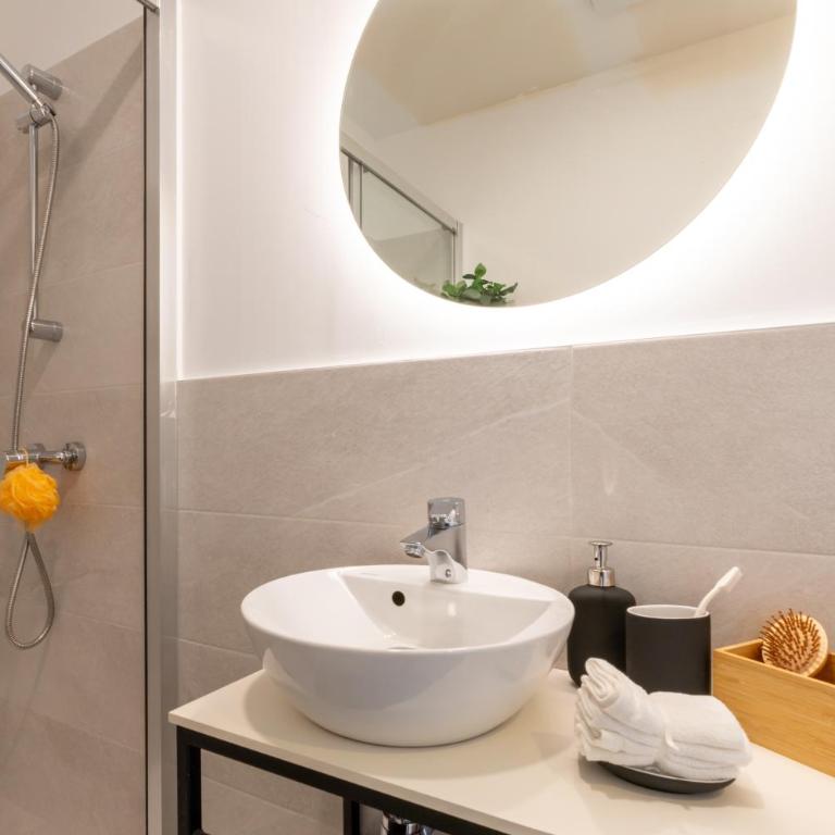 Canvas Sevilla Lago - Double Room - 2