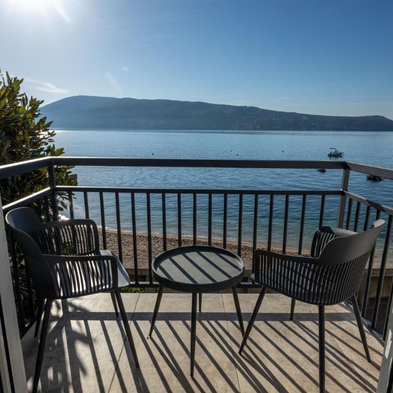 Boka Bay Residences - Deluxe Suite with Sea View - 2