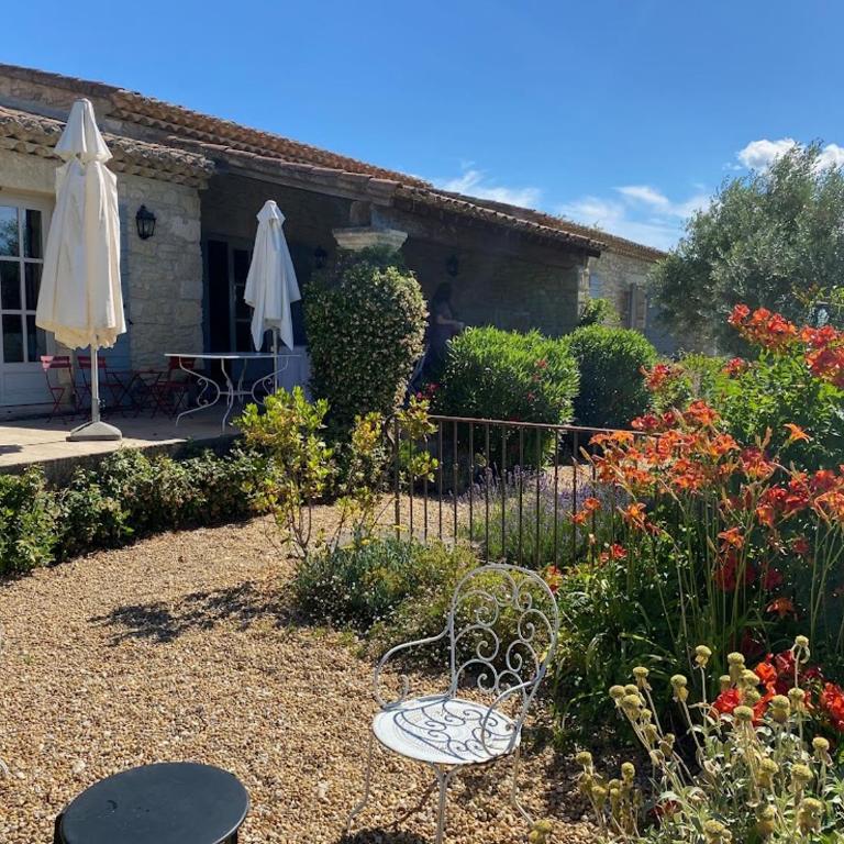In Gordes, facing the entire Luberon Park a beautiful 5 bedrooms house - Casa con 5 Camere da Letto - 35