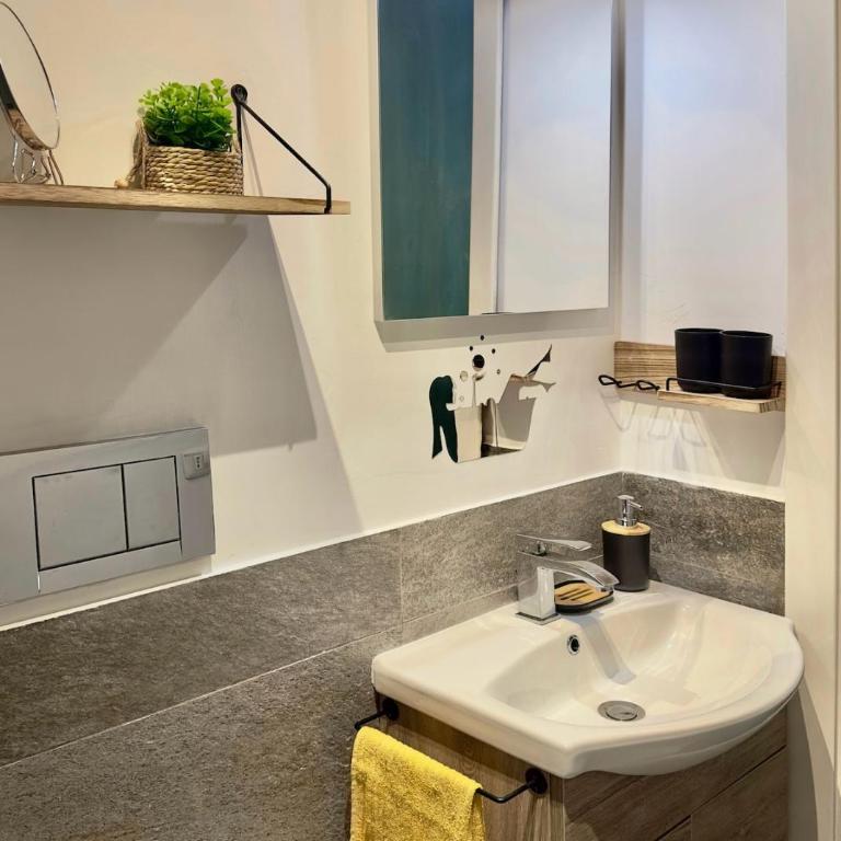 MaLoMA Home intero alloggio fronte metro A - Appartamento Standard con 1 Camera da Letto - 10