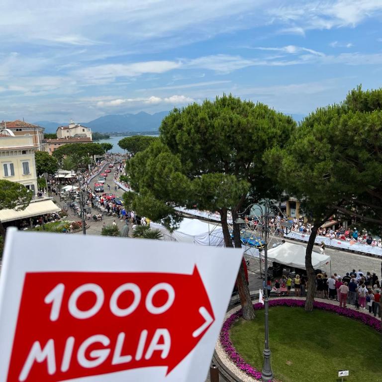 Attico in Piazza Matteotti - Appartamento con 2 Camere da Letto e Vista Lago - 41