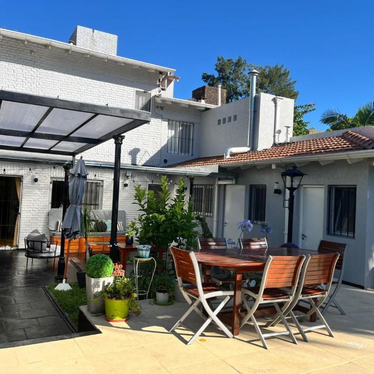 Casa hermosa piscina con parrilla - Four-Bedroom House - 2