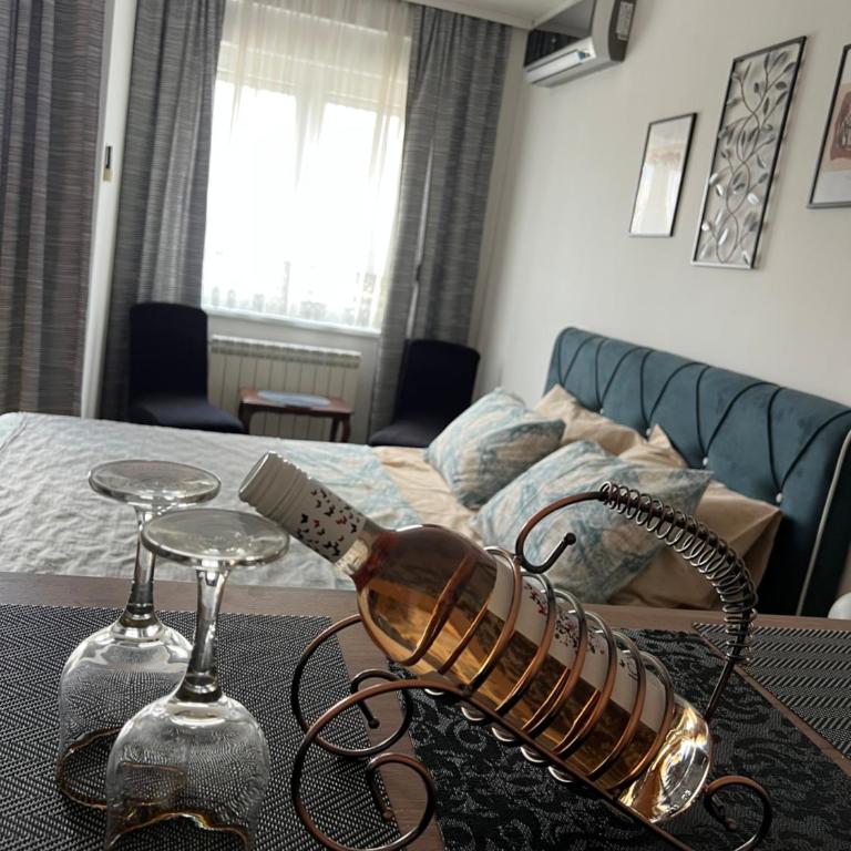 Mama - One-Bedroom Apartment - 1