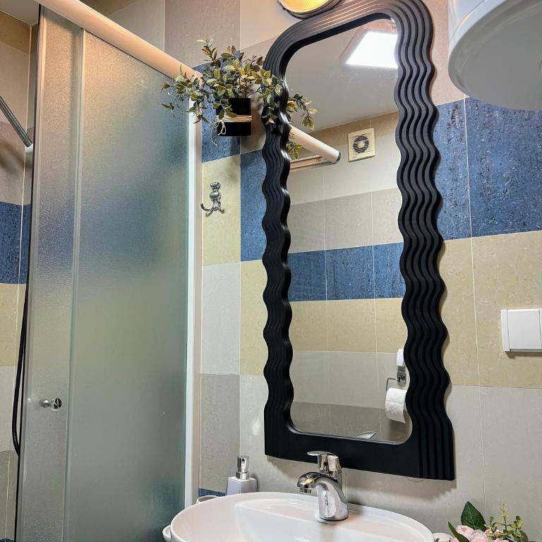 Mama - One-Bedroom Apartment - 13