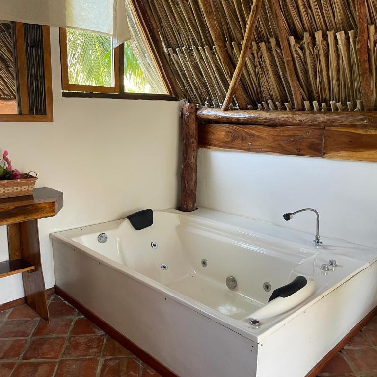 Casa Arrecife San Bernardo del Viento - Queen Room with Spa Bath - 7