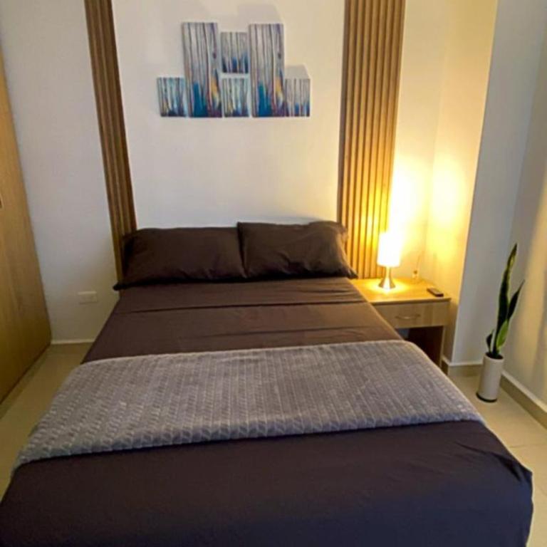 Fin de semana en increíble apartamento - 2 cuartos, sofacama, piscina y parking gratis - Apartamento de 2 dormitorios - 49