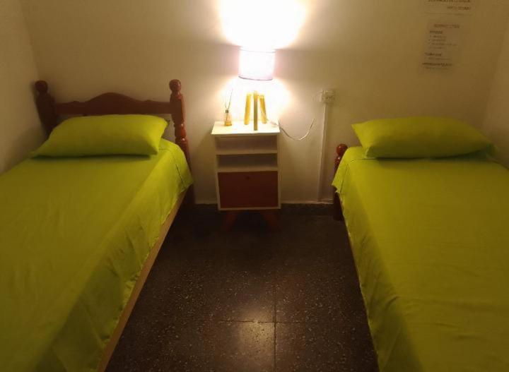 Hostal Trinidad - Habitación Triple Básica con baño compartido - 4