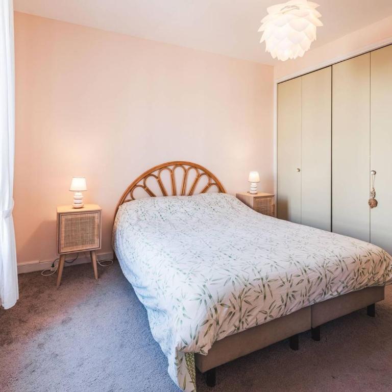 Appartement lumineux 75 m², centre-ville, parking, wifi, 7 couchages - FR-1-821-32 - Appartement - 7