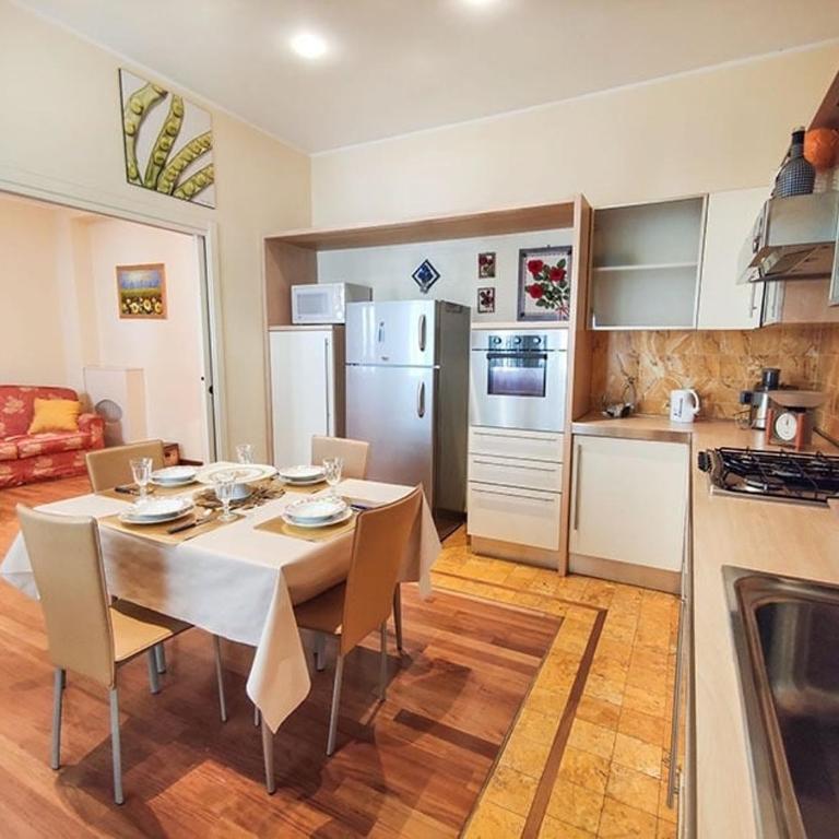 Casa di Alessia - Two-Bedroom Standard Apartment - 14