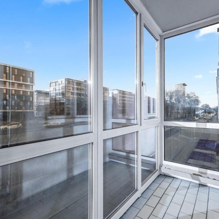 8 min per U-Bahn zum Marienplatz - 120 qm Schwabing - 3 SZ - 2 Bäder - 9 Personen - Three-Bedroom Apartment - 44
