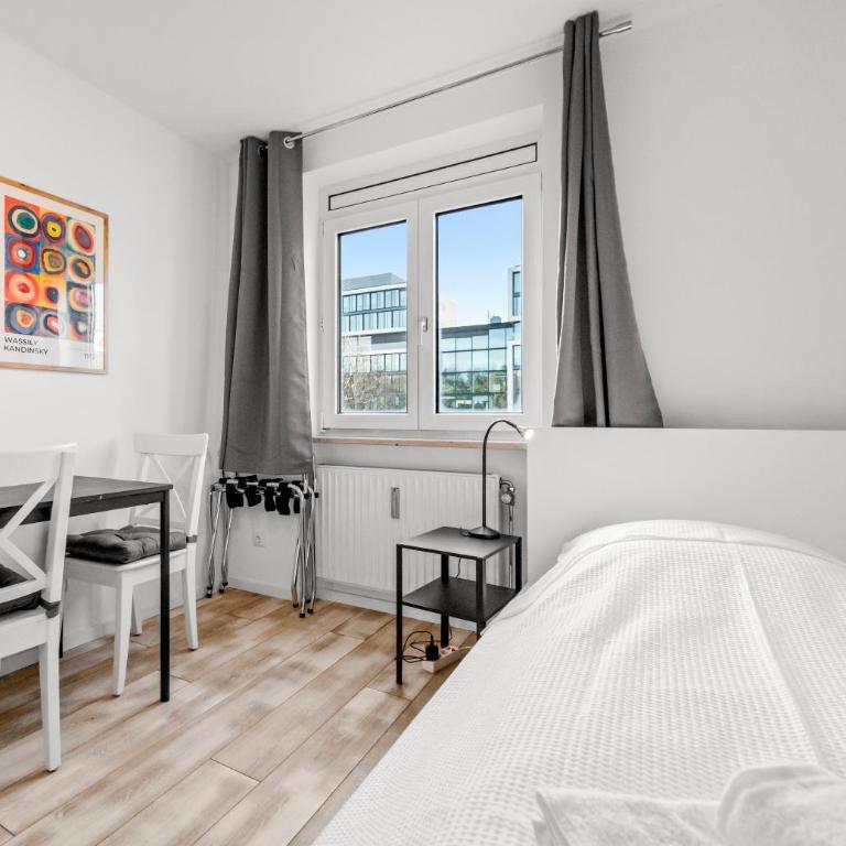 8 min per U-Bahn zum Marienplatz - 120 qm Schwabing - 3 SZ - 2 Bäder - 9 Personen - Three-Bedroom Apartment - 24